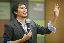 트랙터에 청춘 싣고 달린 여행가, 제주로 온다