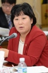 장애인 통행 막는 볼라드, 개선은 말로만