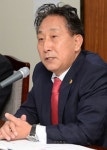 조명은 낮추고, 매장은 놀리고…탑동 유니코상가에 무슨 일이?