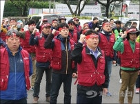울분의 13년! 제주 JIBS노조 삭발투쟁 감행