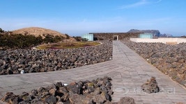 골프장 가야 볼수있는 거장, 제주 예술과 융합 어려워