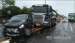 제주서 음주운전 차량에 수학여행버스 사고 쾅