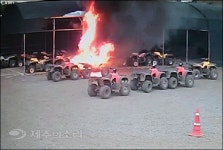 제주서 차량-오토바이 잇따라 불 ‘인명피해 없어’