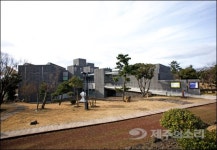 땅만 매입, 국적불명 새소리...길 잃은 제주 예술인마을