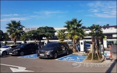 제주공항 전국 최대 규모 전기차 15대 동시 충전