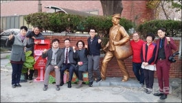 쇠퇴 상권에서 군산 명소로...우체통거리의 마법