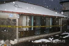 숨진 20대 여성관광객, 발견된 곳은 게스트하우스 뒷길 폐가