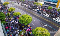 “중앙 곁눈질 하지 않고 도민만 바라보고 가겠다”