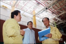 초가집보다 약한 제주복합체육관 4년째 복구만 수십억