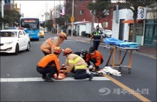 서귀포 대정서 10대 남성 버스에 치여 중상