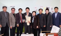 제주4.3유족회, 원희룡 지사에 4.3 전국화 감사패