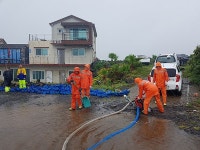 때아닌 강풍·폭우 덮친 제주, 곳곳에 피해 속출