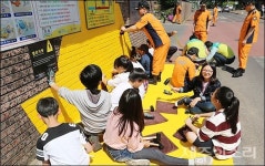 옐로카펫 횡단보도 감속 효과 톡톡 5곳 추가 설치