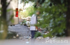 버려진 양심 제주대 버스회차지 쓰레기에 용변까지…범인은?