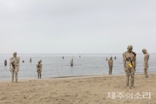 조각가 이승수가 던지는 질문...제주는 어디로