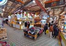 발길 줄어든 전통시장...코로나 속히 마무리되길