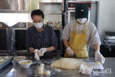 단절된 경력도 잇고 전통도 잇고…요망진 제주 하례리 여성들