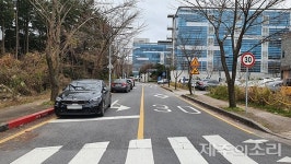 제주 첨단과기단지 도로 메운 쿠팡카 통행 위협