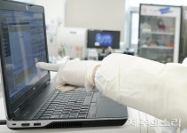 연말 하루 1500여건 검사…이 악물고 버텨내는 제주의 코로나 영웅들