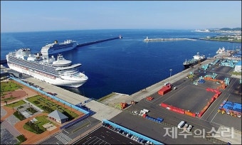 제주~인천 7년만에 뱃길 연결...세월호 4배 여객선 투입