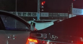 제주시 일도하나로마트 앞 차량 전도…운전자 경상