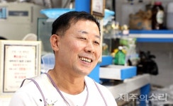 옷도 사람처럼 약초 구하러 전국 곳곳 다니는 40년 세탁장인
