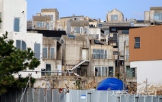 7년째 공사 멈춘 흉물…3700억 원 짜리 거대 콘크리트 단지