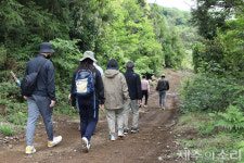세금 내려고 목장땅 파는 악순환…규제로 활용 막막한 위기의 마을목장
