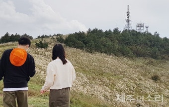 한라레이더, 한라산 고지대에서 항공기 안전 감시 담당, 정확한 관제 실현하여 제주 남단 비행 안전 지킴