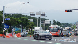 제주공항 앞 지하차도 임시 개통 첫날 차량 뒤죽박죽 대혼잡