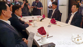 오영훈 지사 만난 허용진 위원장 행정체제 의견수렴 잘못