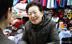 제주동문시장 60년 터줏대감, 옷감에 담긴 여든살 인생