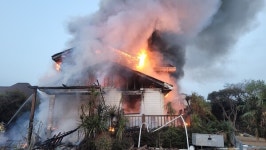 제주시 도련1동 펜션서 불…소방당국 진화 중