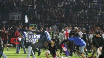 인도네시아 축구장 난동으로 최소 174명 사망