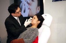 김준성 원장, 아·태지역에 한국 필러 성형법 알려