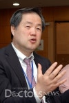 수술하는 동네의원 메스 못잡게 해서야