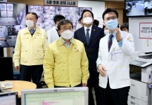 코로나19에 병원 통째로 내준 평택 박애병원...의협 회장·장관 위로 방문