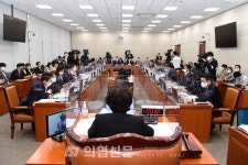 국감 보건소장 의사 우선임용이 차별? 국민 건강 생각해야