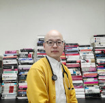 빛나리 의사 양성관의 빛나는 작가 생활