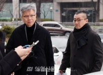 실제 행정처분 나왔다…김택우·박명하 면허정지 3개월