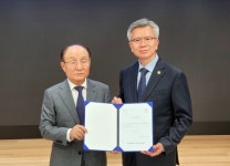 김택우 회장 후보 등록 단호하게, 결연하게 임하겠다