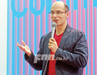 창조적 작품세계의 근원은 ‘자유로움’