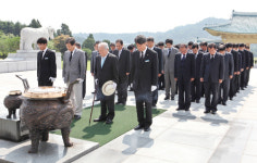 [newsline] 학도병 참전 60주년 기념식 外