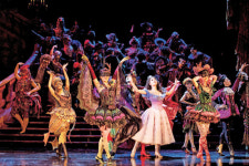 티켓할인에 선물, 식사 패키지까지…대낮에 본 뮤지컬 괜찮네~