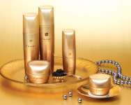 캐비어와 진주로 주름을 팽팽하게