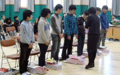 전교생 35명 ‘잔치 같은 졸업식’