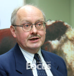 “방목해 키운 행복한 소…안심 쇠고기 비결”