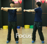 의자·타월로 하나 둘! 10분 투자 ‘명품 복근’