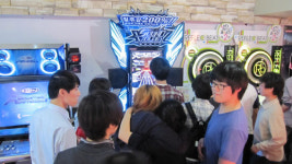 아케이드형 리듬게임기 ‘사운드 볼텍스’ 돌풍