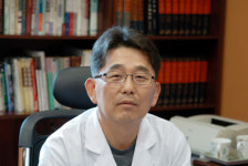 “암은 자극에 대한 인체의 반응일 뿐”